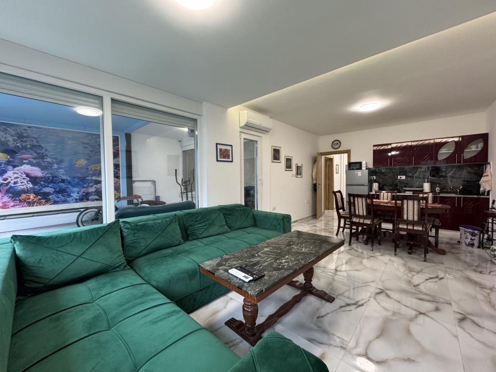 Luksuzno renoviran stan – 58m2+20m2, blok 70 ID#2575