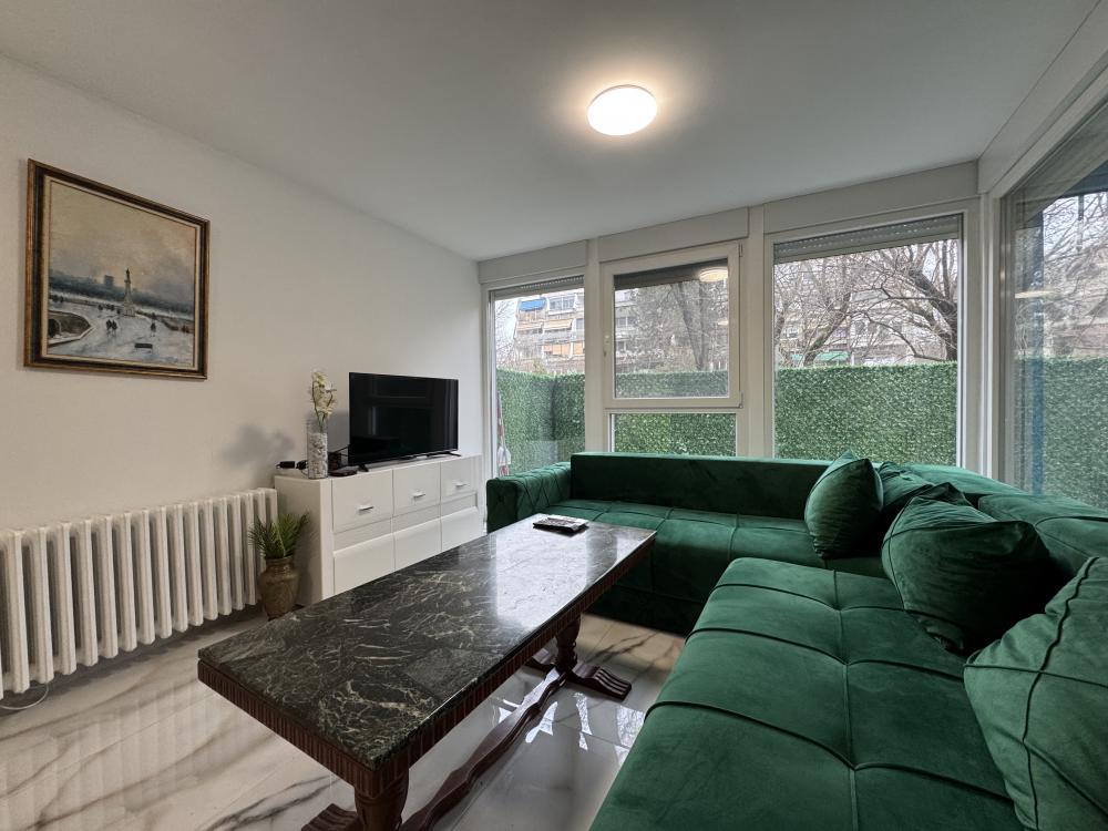 Luksuzno renoviran stan – 58m2+20m2, blok 70 ID#2575