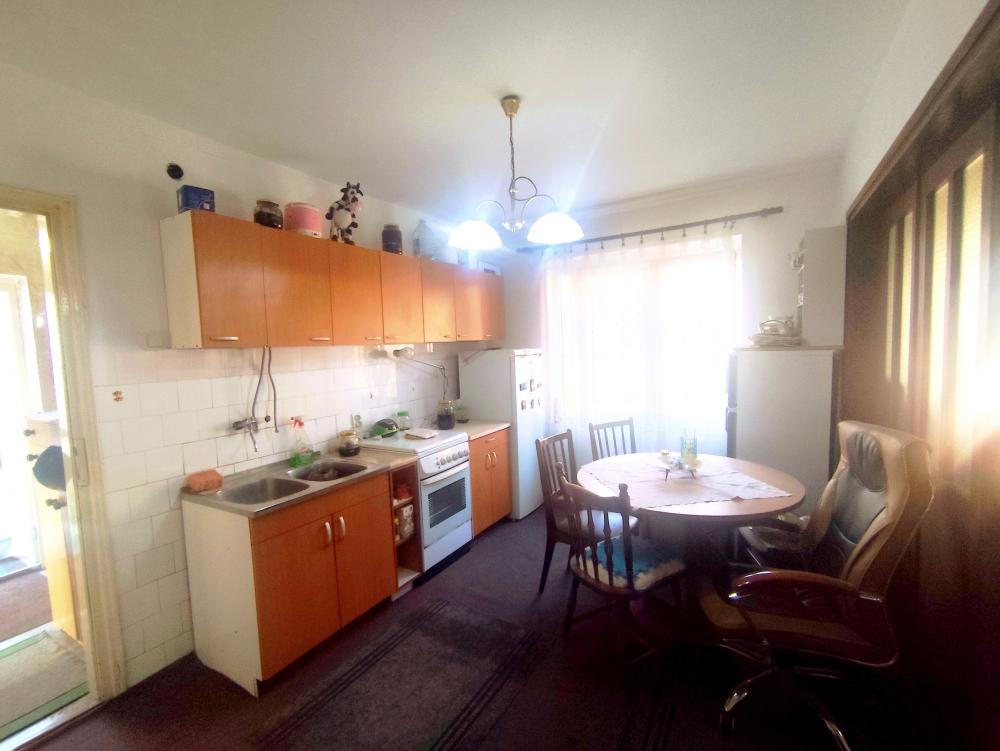 Trosoban stan + parking mesto u Rakovici ID#2584