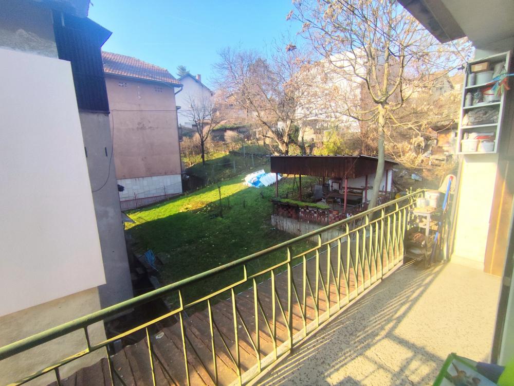 Trosoban stan + parking mesto u Rakovici ID#2584