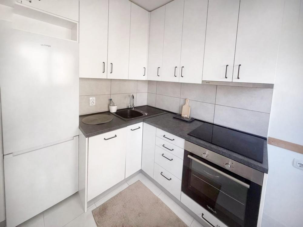 Svetao dvosoban stan kod Kalemegdana sa pogledom na Dunav ID#2586