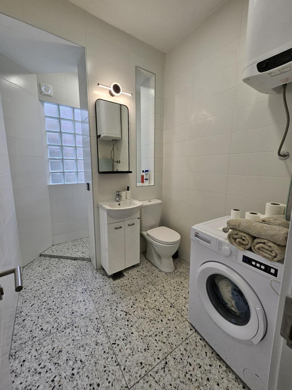 Molerova,Dve spavaće-Nov,renoviran 55m2 ID#2760